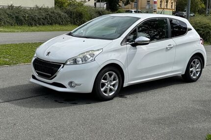 Peugeot 208 44.000 km 7.490 &euro; Chemnitz 09119
