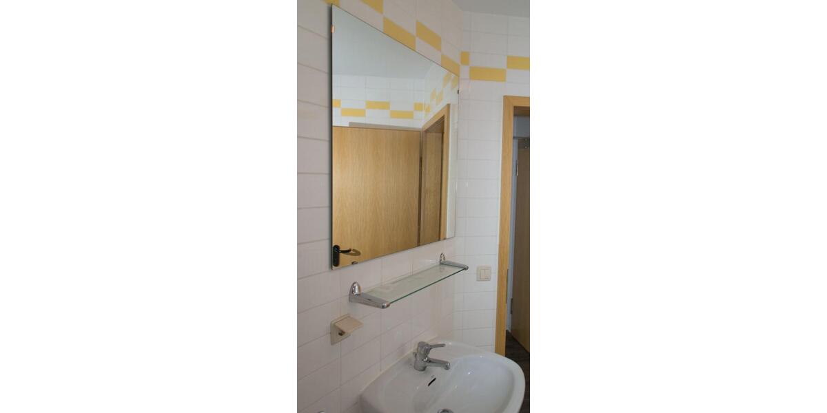 Etagenwohnung Chemnitz Kapellenberg - 1 Zimmer, 38 m&sup2;, 220&euro; | Angebot:26592556