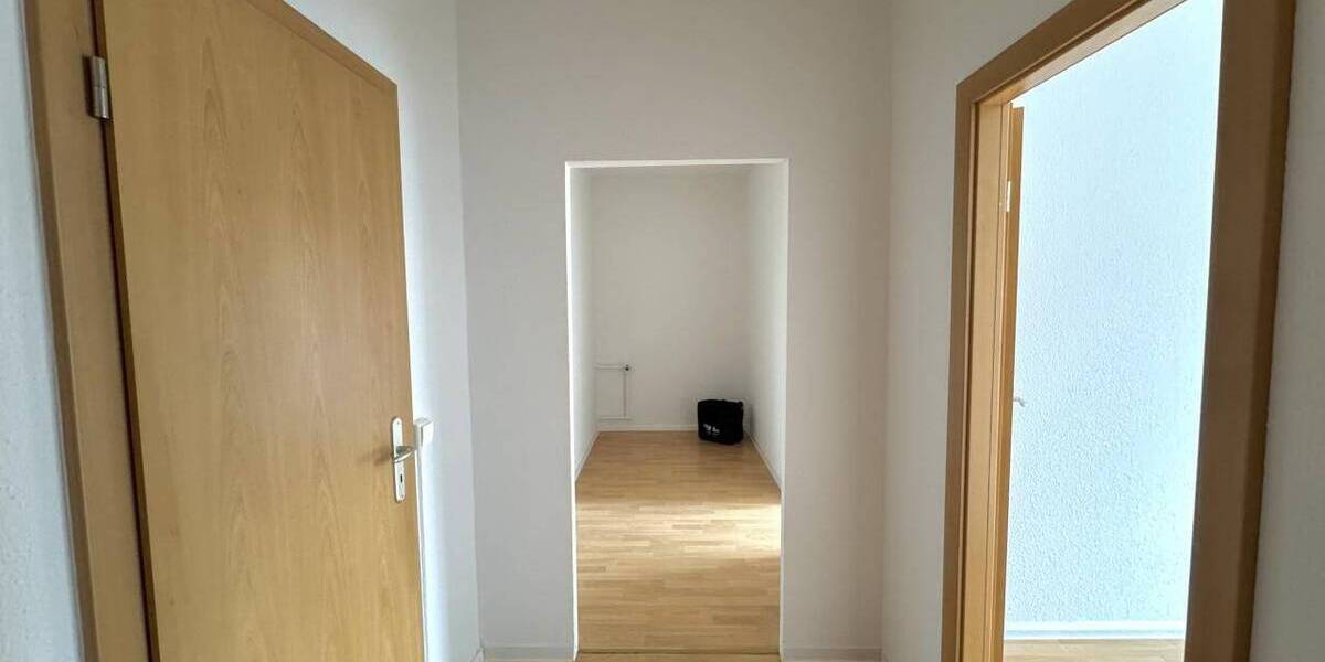 Etagenwohnung Chemnitz Morgenleite - 3 Zimmer, 71 m&sup2;, 377&euro; | Angebot:26844097