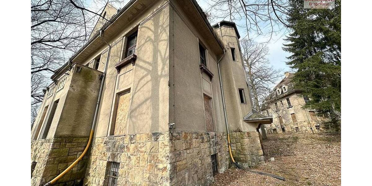 2 Denkmalvillen in Chemnitz: 7.640m² Grundstück, Mischgebiet, Sanierungsobjekt, AfA-Abschreibung 4 zimmer