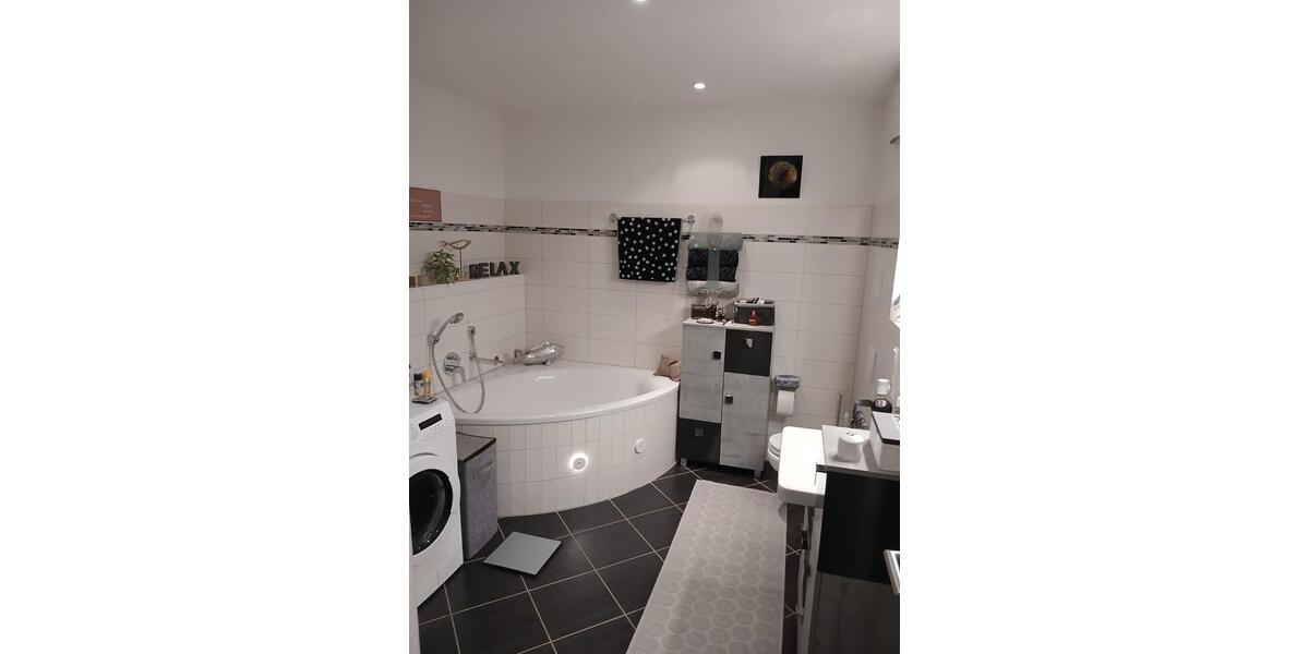 Dachgeschoßwohnung Chemnitz Ebersdorf - 2 Zimmer, 69 m&sup2;, 90.000&euro; | Angebot:25723901