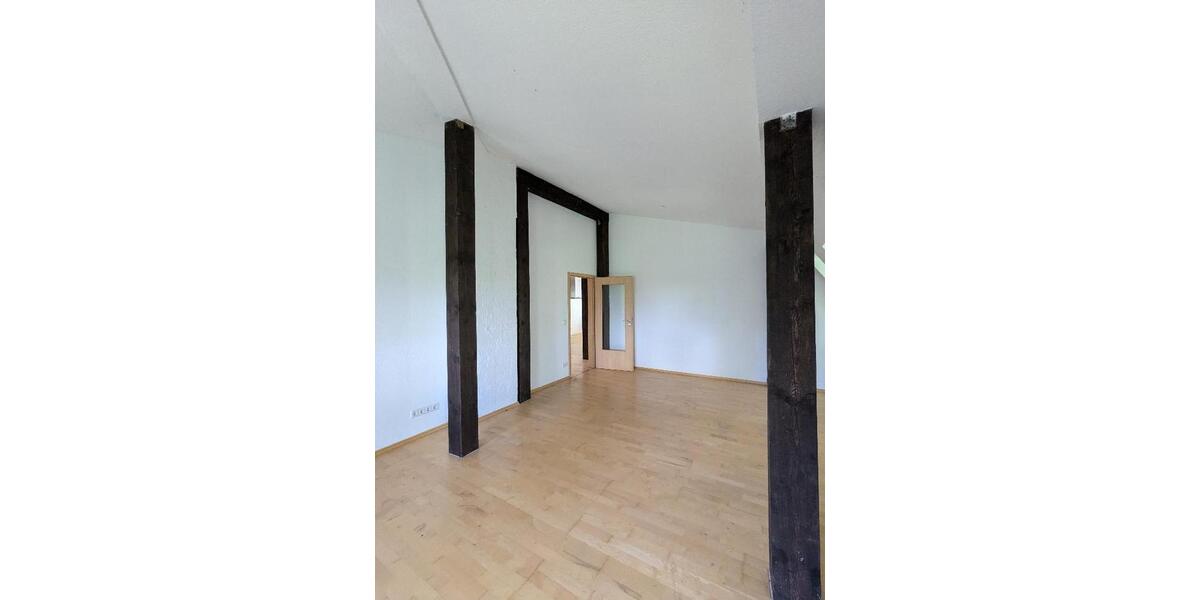 Dachgeschoßwohnung Chemnitz Altendorf - 5 Zimmer, 280 m&sup2;, 1.450&euro; | Angebot:26087623