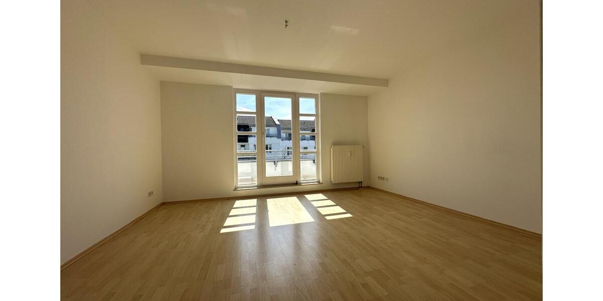 Dachgeschoßwohnung Chemnitz Altendorf - 3 Zimmer, 89 m&sup2;, 619&euro; | Angebot:26180426