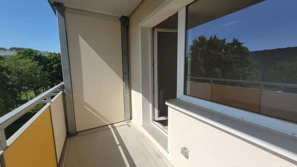 Wohnung zum Mieten in Chemnitz 350 € 69.52 m²