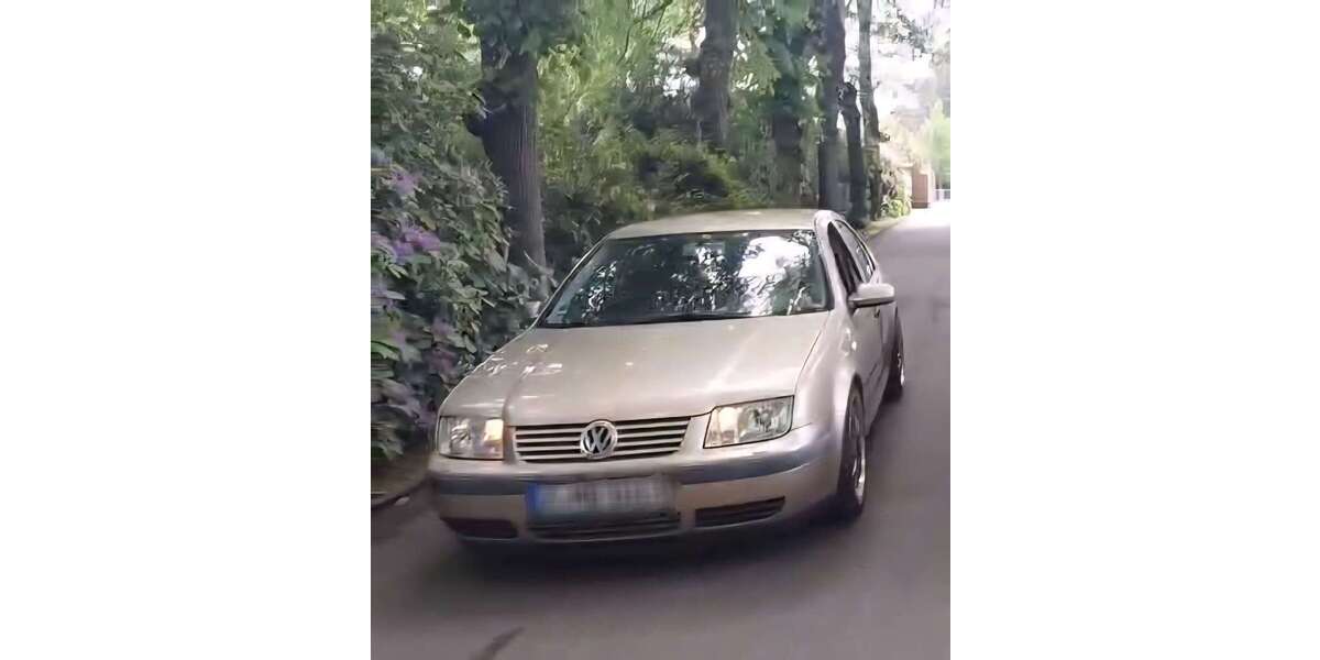 VW Bora 226.628 km 2.500 &euro; Limbach-Oberfrohna 09212
