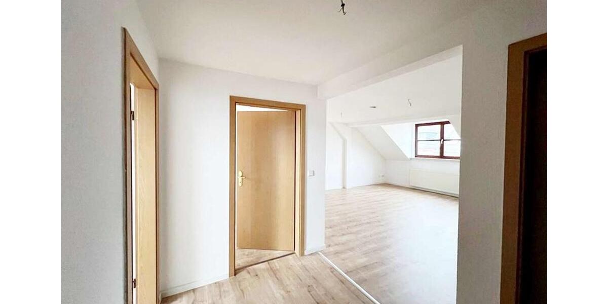 Dachgeschoßwohnung Chemnitz Hilbersdorf - 2 Zimmer, 69 m&sup2;, 330&euro; | Angebot:25854240