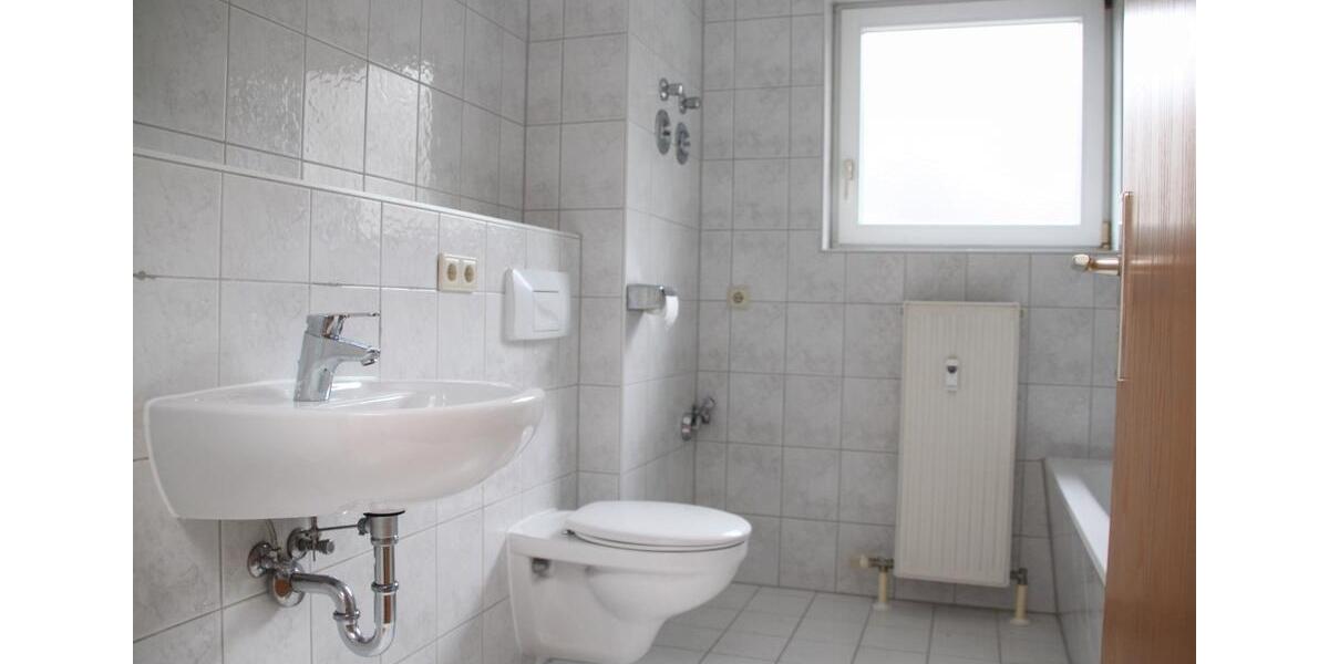 Dachgeschoßwohnung Chemnitz Adelsberg - 2 Zimmer, 70 m&sup2;, 440&euro; | Angebot:26167137