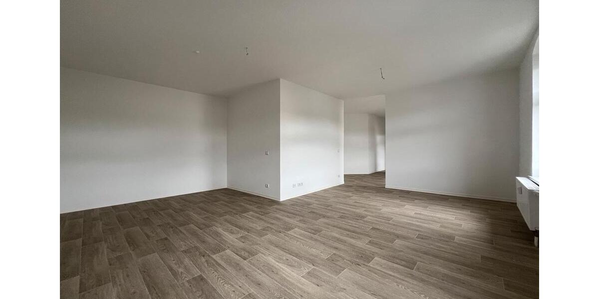 Frisch renoviert... neuer Bodenbelag... 1 zimmer