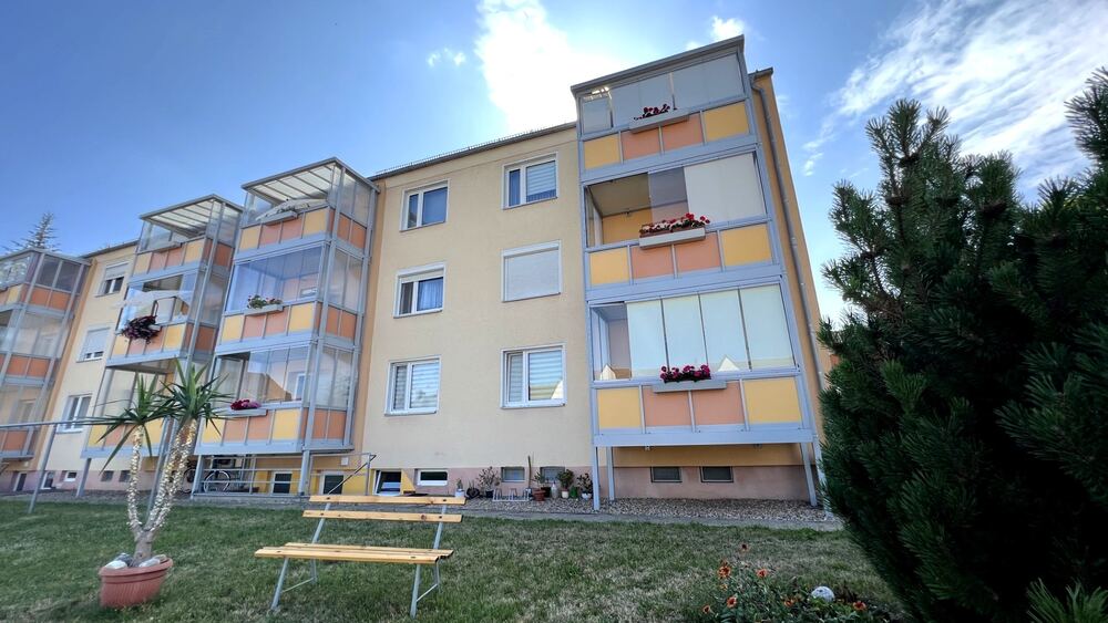 Gepflegte Eigentumswohnung mit Balkon für Kapitalanleger in Rochlitz 3 zimmer