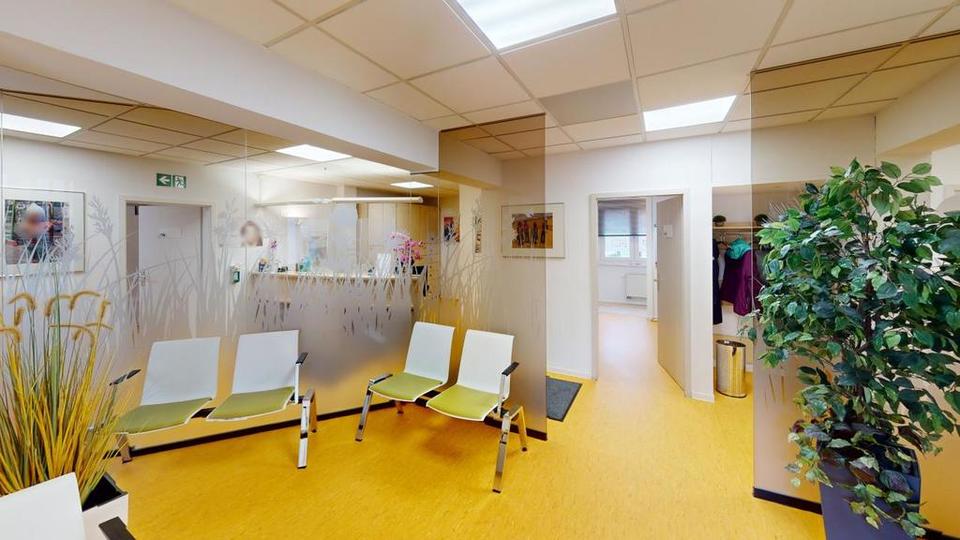 Moderne und voll ausgestattete Praxisfläche zimmer