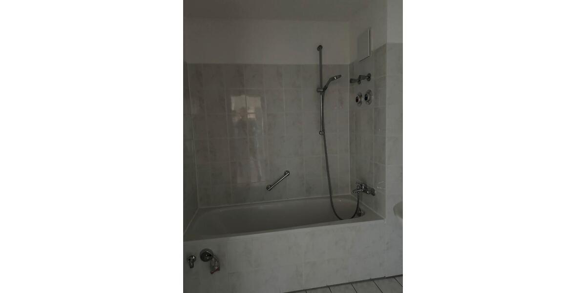 Etagenwohnung Limbach-Oberfrohna Oberfrohna - 3 Zimmer, 80 m&sup2;, 94.000&euro; | Angebot:26402719