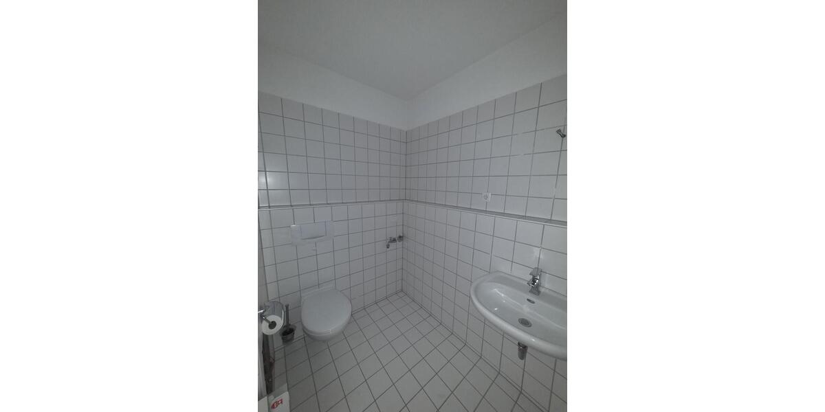 Grüne Aussichten inklusive! Helle 2-Zimmer-Wohnung mit Balkon - Etagenwohnung Chemnitz Ebersdorf | Angebot:27023731