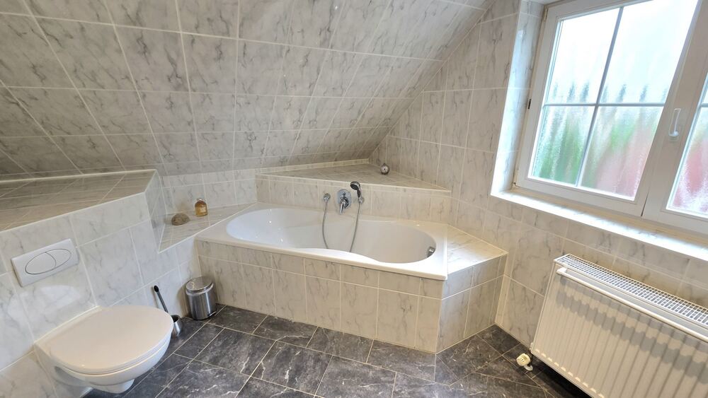 Exklusives Einfamilienhaus mit Doppelgarage, Gartensauna, Kamin und überdachtem Pool! - Einfamilienhaus Frankenberg Sachsenburg | Angebot:27234638