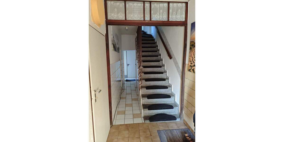 Reihenendhaus Burgstädt - 6 Zimmer, 150 m&sup2;, 120.000&euro; | Angebot:25741423