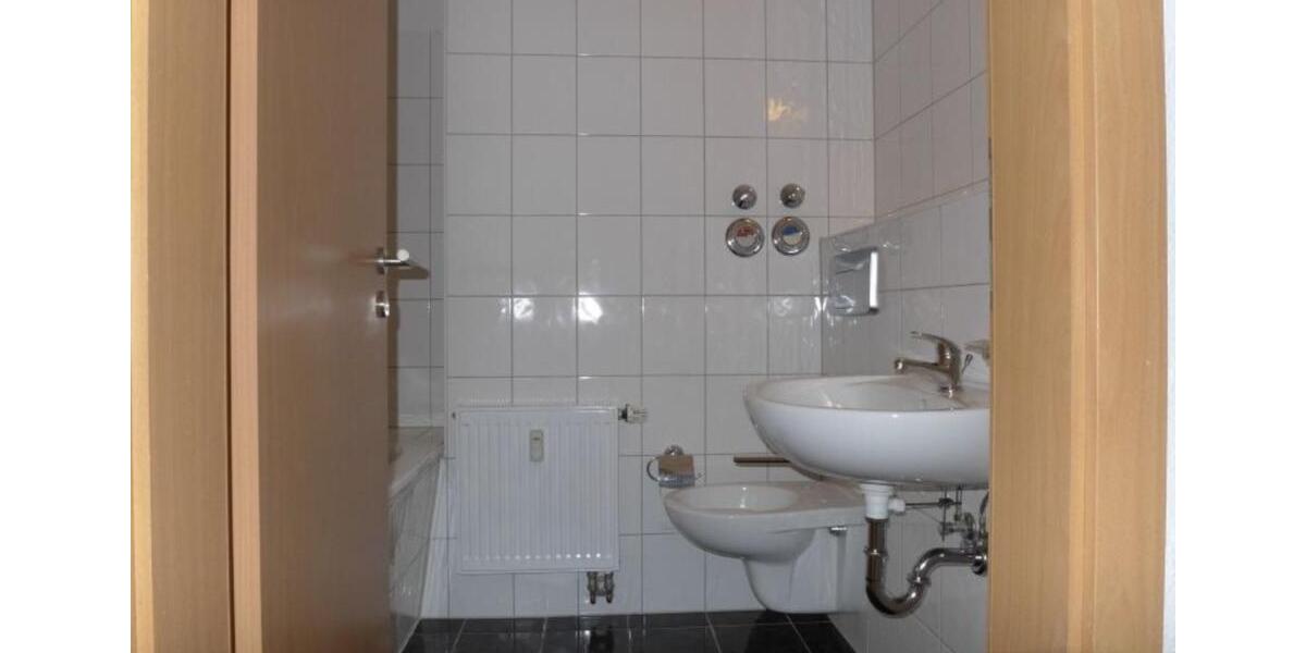 Dachgeschoßwohnung Chemnitz Bernsdorf - 3 Zimmer, 67 m&sup2;, 69.000&euro; | Angebot:25218828
