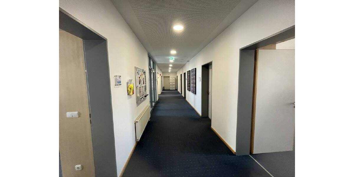 Gewerbeobjekt Chemnitz Adelsberg - 8 Zimmer, 2 m&sup2;, 18.445&euro; | Angebot:25682499