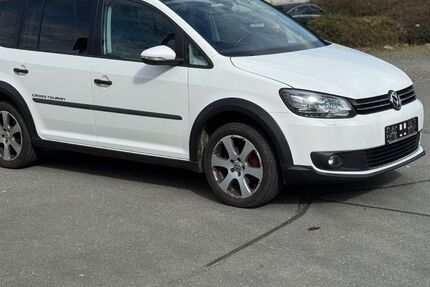 VW Touran 129.000 km 8.999 &euro; Chemnitz 09119