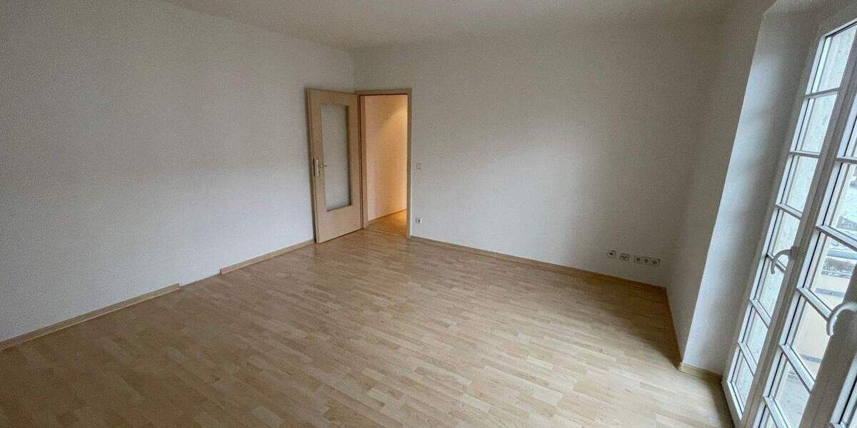 Etagenwohnung Chemnitz Lutherviertel - 3 Zimmer, 62 m&sup2;, 373&euro; | Angebot:25696299