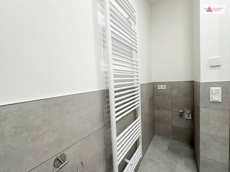 1 MONAT KALTMIETFREI! Komfortwohnung - 3,5-Raum mit Balkon und Fußbodenheizung neu saniert 3 zimmer