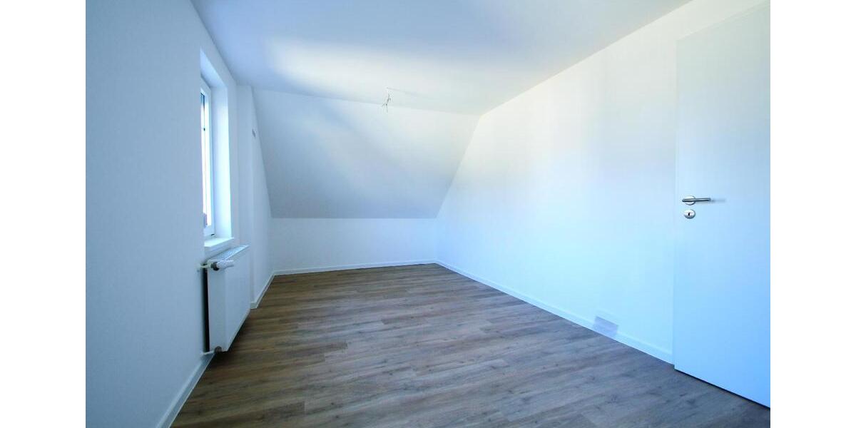 Dachgeschoßwohnung Chemnitz Grüna - 3 Zimmer, 80 m&sup2;, 640&euro; | Angebot:26300860