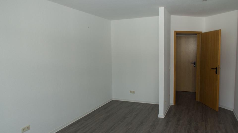 Etagenwohnung Chemnitz Kapellenberg - 1 Zimmer, 38 m&sup2;, 220&euro; | Angebot:25369423