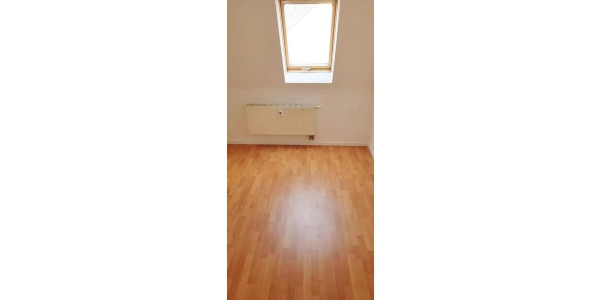 Dachgeschoßwohnung Chemnitz Altendorf - 2 Zimmer, 45 m&sup2;, 300&euro; | Angebot:26340765