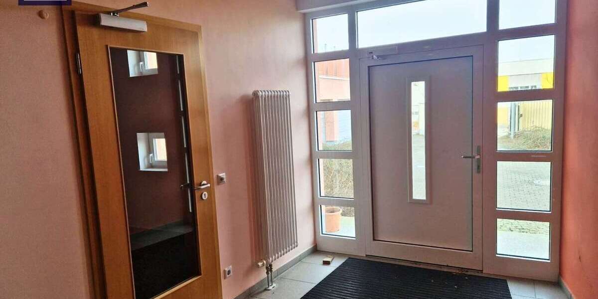 Firmenkomplex mit Garage und Einliegerwohnung 22 zimmer