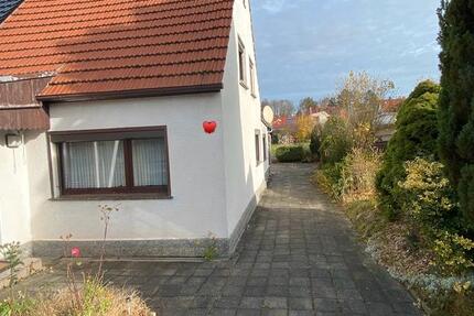 Doppelhaushälfte in ruhiger Lage – viel Platz & Potenzial! 4 zimmer