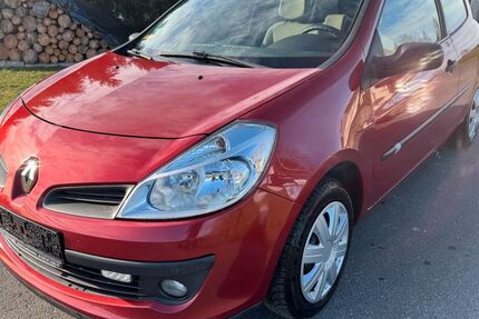 Renault Clio 134.100 km 1.999 &euro; Mittweida 09648