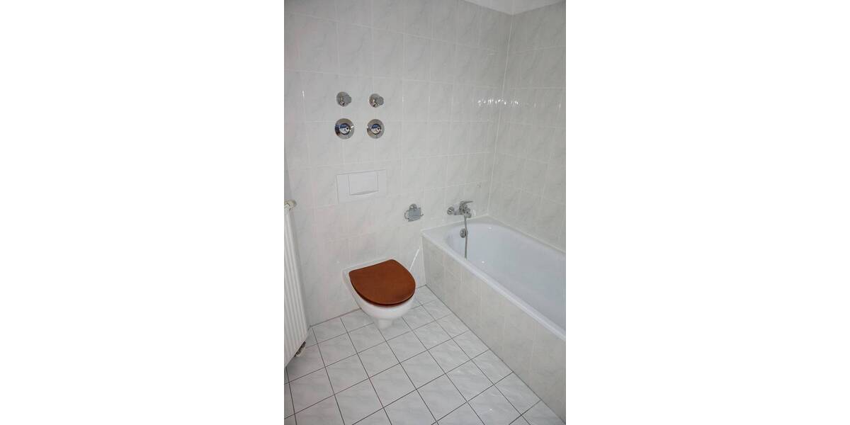 Wohnen im DG city-nah Laminat Balkon am Schlafzi. 2 zimmer