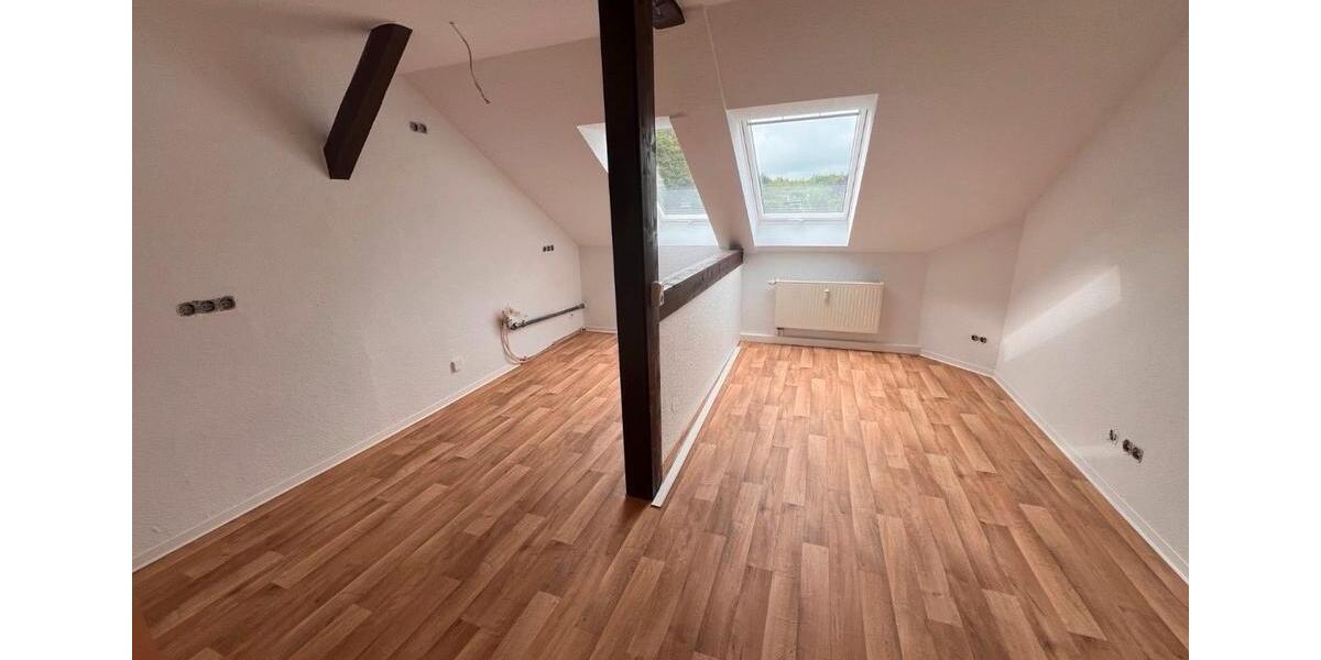 Dachgeschoßwohnung Penig - 5.5 Zimmer, 121 m&sup2;, 830&euro; | Angebot:26033286