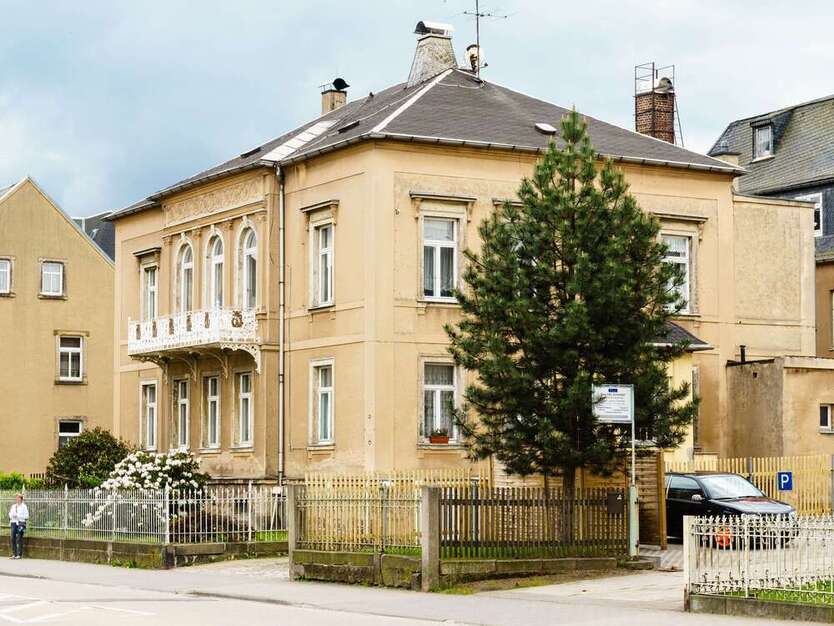 Haus zum Kaufen in Burgstädt 150.000 € 330 m²