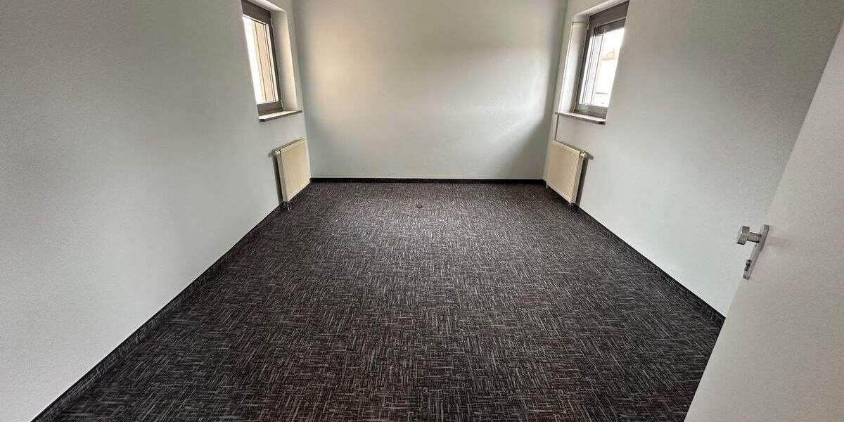 Gewerbeobjekt Chemnitz Zentrum - 8 Zimmer, 350 m&sup2;, 2.800&euro; | Angebot:21323229