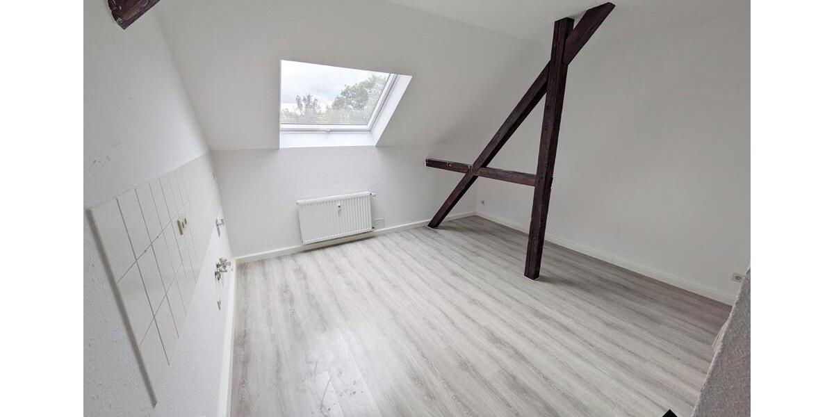 Dachgeschoßwohnung Chemnitz Kapellenberg - 2 Zimmer, 60 m&sup2;, 300&euro; | Angebot:26681017