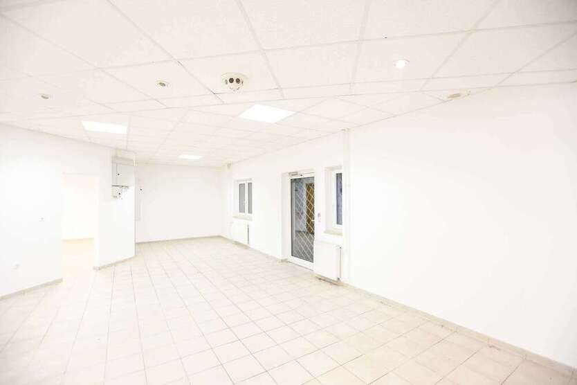 Einzelhandel in StollbergErzgeb. 536 € 67 m²