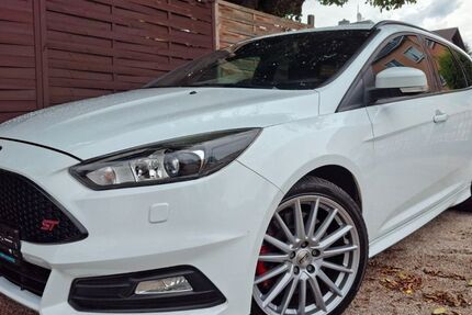 Ford Focus 110.779 km 12.950 &euro; Limbach-Oberfrohna 09212