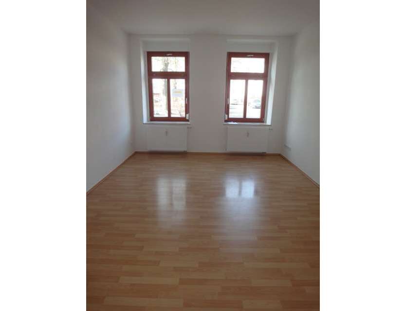 frei ab 1.9.25 - WG-gerecht ! Küche mit Balkon - IN RUHIGER CITY-LAGE !