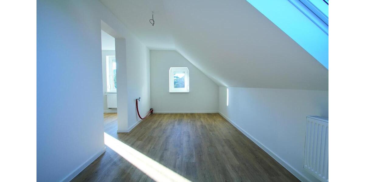 Dachgeschoßwohnung Chemnitz Grüna - 3 Zimmer, 80 m&sup2;, 640&euro; | Angebot:26300860