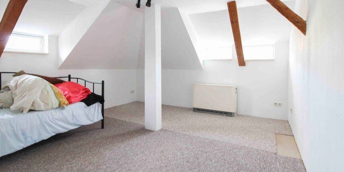 Reihenmittelhaus Hainichen - 8 Zimmer, 207 m&sup2;, 55.000&euro; | Angebot:26189495