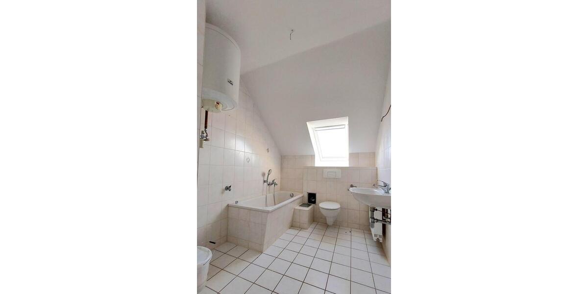 Dachgeschoßwohnung Hohenstein-Ernstthal Ernstthal - 2 Zimmer, 59 m&sup2;, 295&euro; | Angebot:26477145