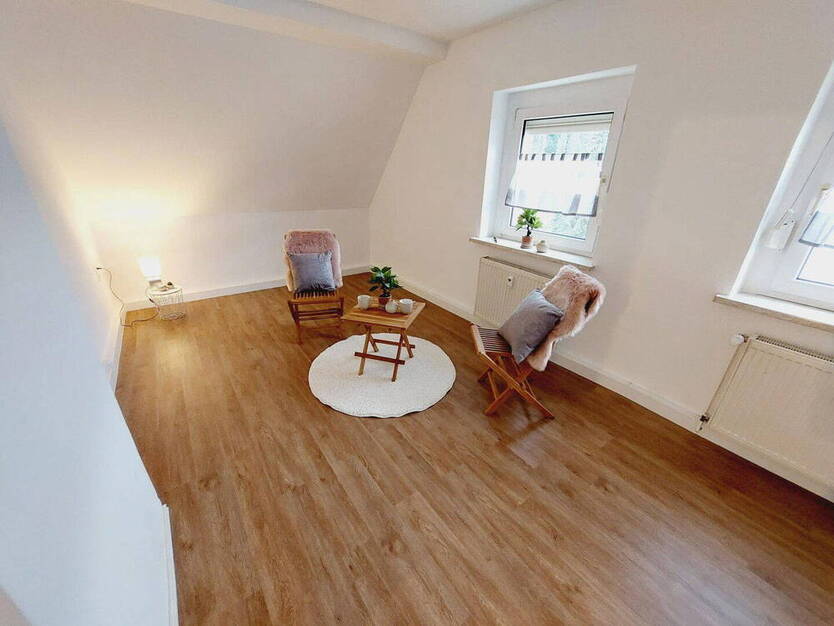 2,5 Zi. Whg. od. Büro mit Küche,Garage,Garten in Chemnitz zu vermieten
