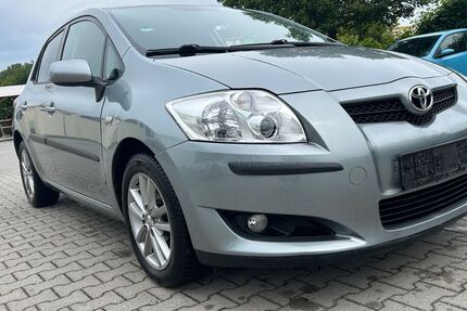 Toyota Auris 113.000 km 4.698 &euro; Chemnitz 09114
