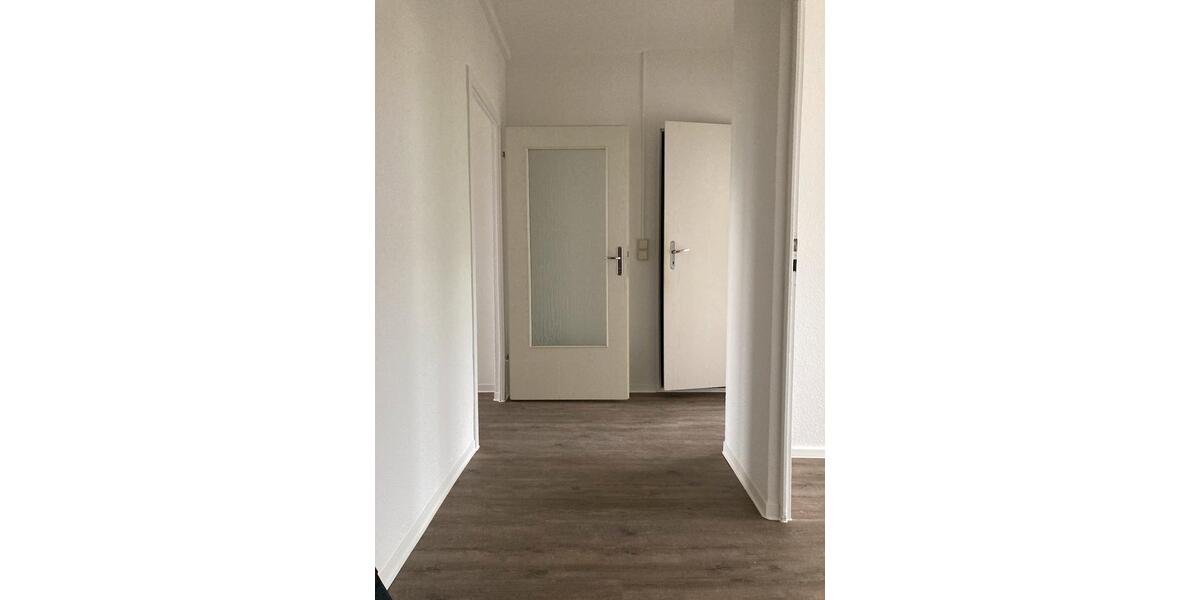 Etagenwohnung Chemnitz Helbersdorf - 4 Zimmer, 69 m&sup2;, 330&euro; | Angebot:26109890