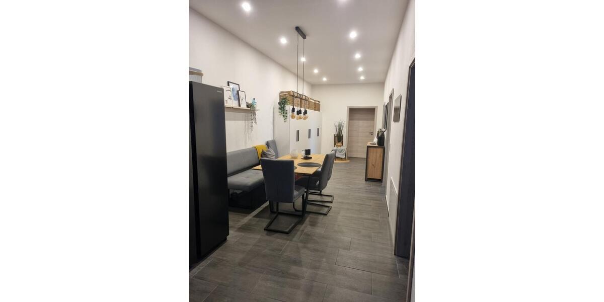 großzügige moderne Etagenwohnung in ehemaliger Fabrik 5 zimmer