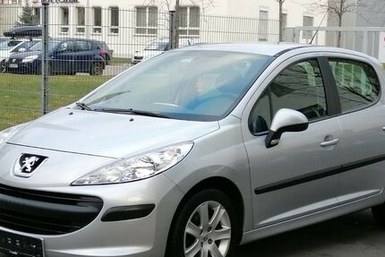 Peugeot 207 141.000 km 3.999 € Chemnitz 09120