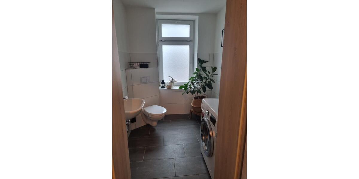 großzügige moderne Etagenwohnung in ehemaliger Fabrik 5 zimmer