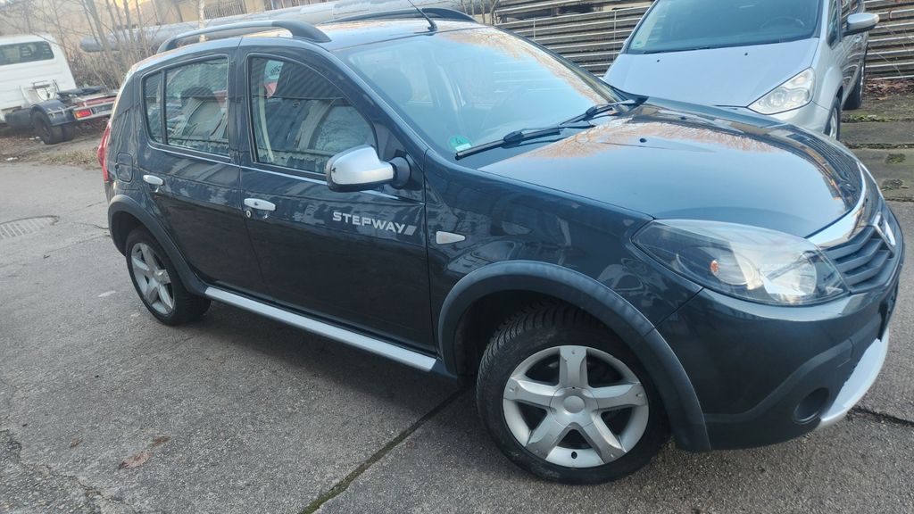Dacia Sandero 179.600 km 3.400 &euro; Chemnitz 09126
