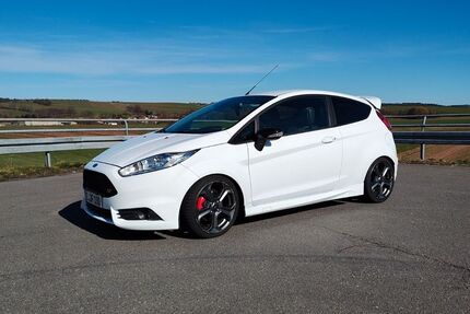 Ford Fiesta 102.561 km 12.800 &euro; Reinsdorf 08141