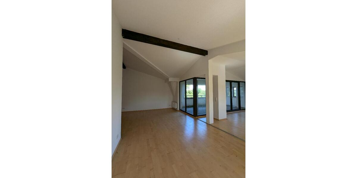 Dachgeschoßwohnung Chemnitz Altendorf - 5 Zimmer, 280 m&sup2;, 1.450&euro; | Angebot:26087623