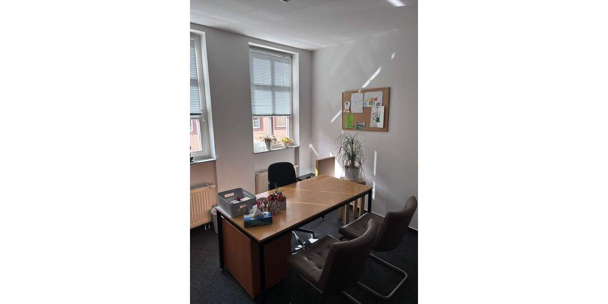 Großzügige und sanierte Büro-Praxisfläche in super Innenstadtlage von Zschopau 5 zimmer